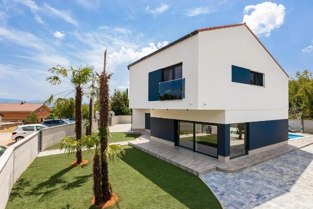 Villa George Z Ogrevanim Bazenom In Vrtno Kuhinjo Županje 0*,